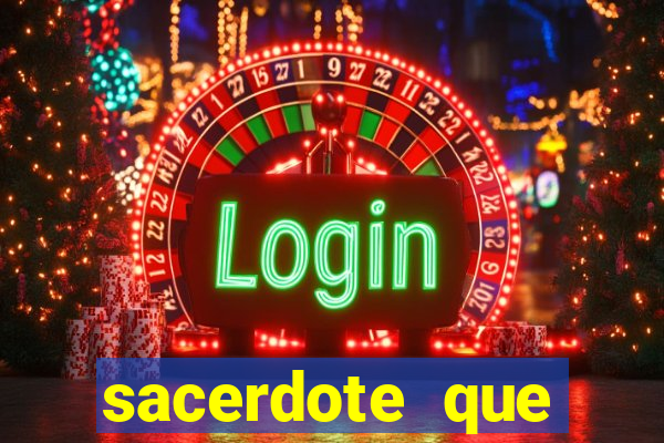 sacerdote que morreu no santo dos santos
